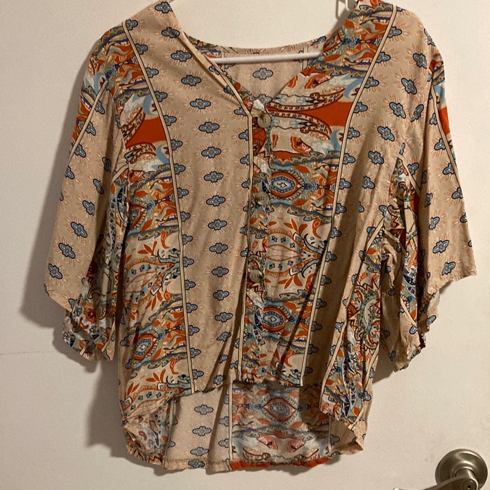❤️3/$10❤️ Button up bat wing top